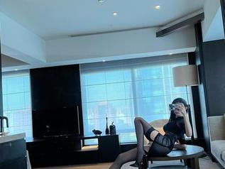 微密圈 – 今天喝牛奶了吗？葛征的作品中，我似乎看到了一种禁忌的温柔。