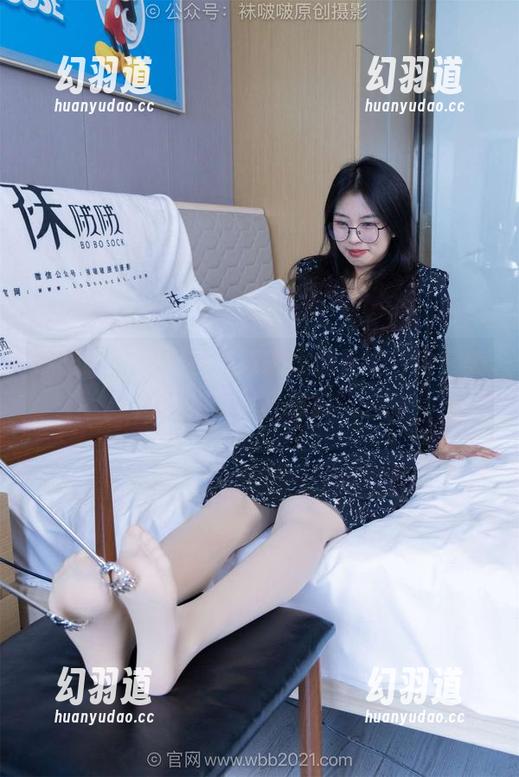 袜啵啵 - 周周在过膝靴里游走的日常，美图图集说声“你好”。