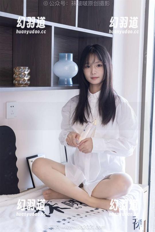 袜啵啵 - 糯米的美图奇遇：互相撩脚与交响淋水
