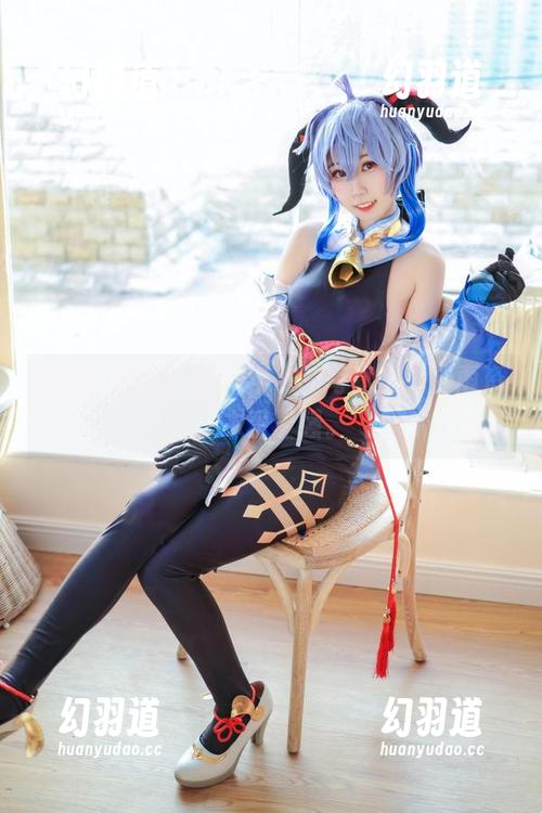 值得一看的！里见年一的写真集，甘雨资源本季最强。