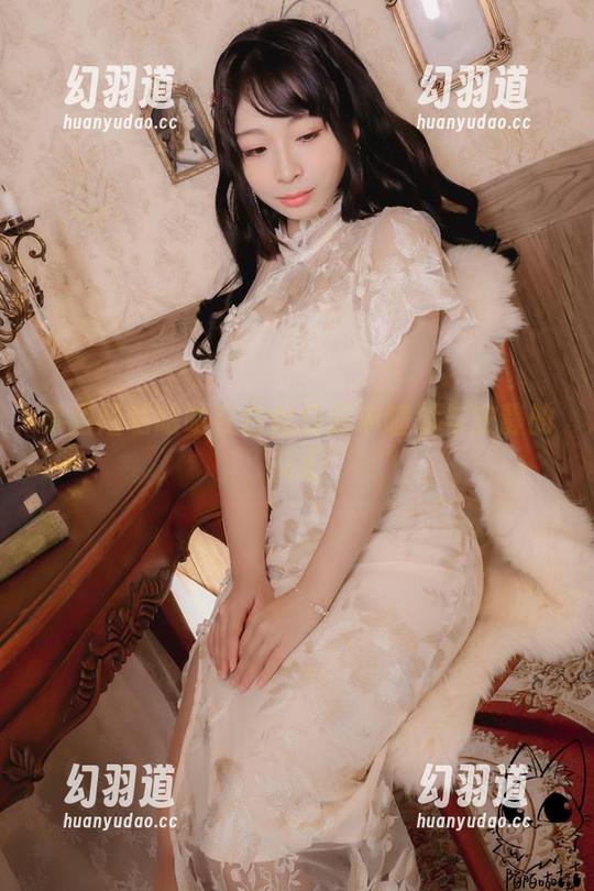 看陌陌咕咕咕在白丝作品中喧嚣与安静的交汇