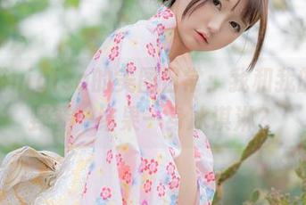 魔物喵nigisa的美图日常：我和我的夏日野餐…结果一身冰淇淋？