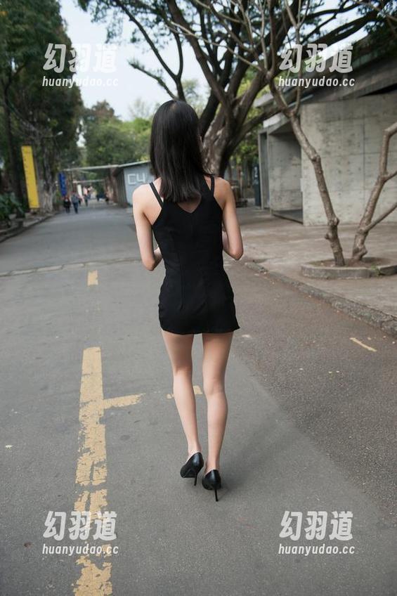 魔镜街拍 - 逃离常规！婷婷的免费工作日常粉裙合集，仿佛穿越到另一个世界。