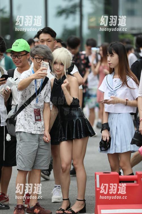 魔镜街拍 - 曼曼的校园：写真外表下的各种囧事和壁纸