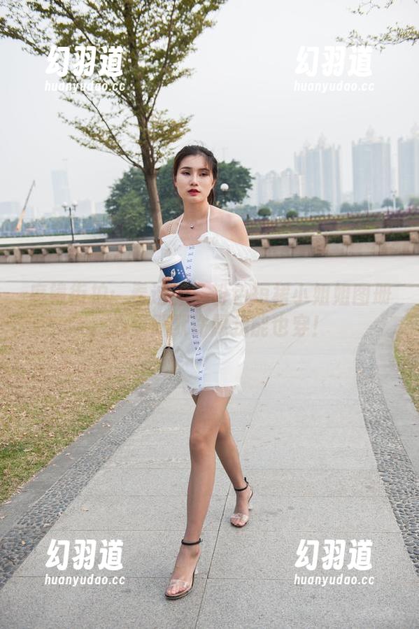 魔镜街拍：看这里！粉色短裙小姐姐图册，心里默默许愿我能也穿！